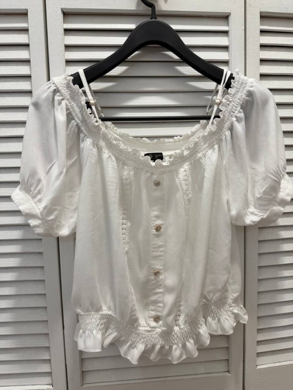 White Off Shoulder Ruffle Blouse Women’s Size M Puff Sleeve Boho